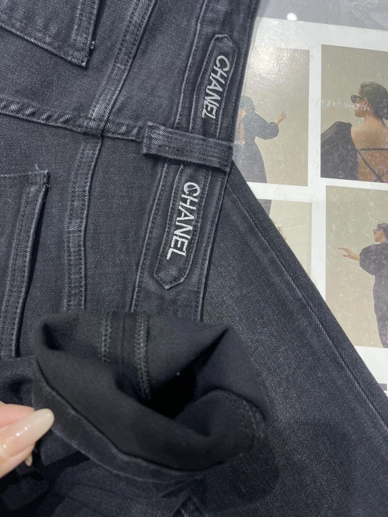 Fashionable Chanel Jeans 109845