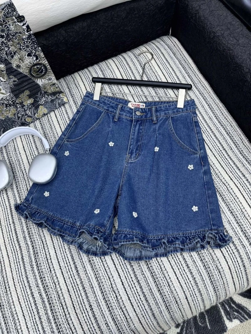 Sophisticated Chanel Jeans 109835