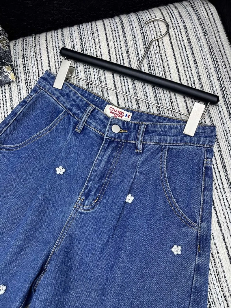 Sophisticated Chanel Jeans 109835