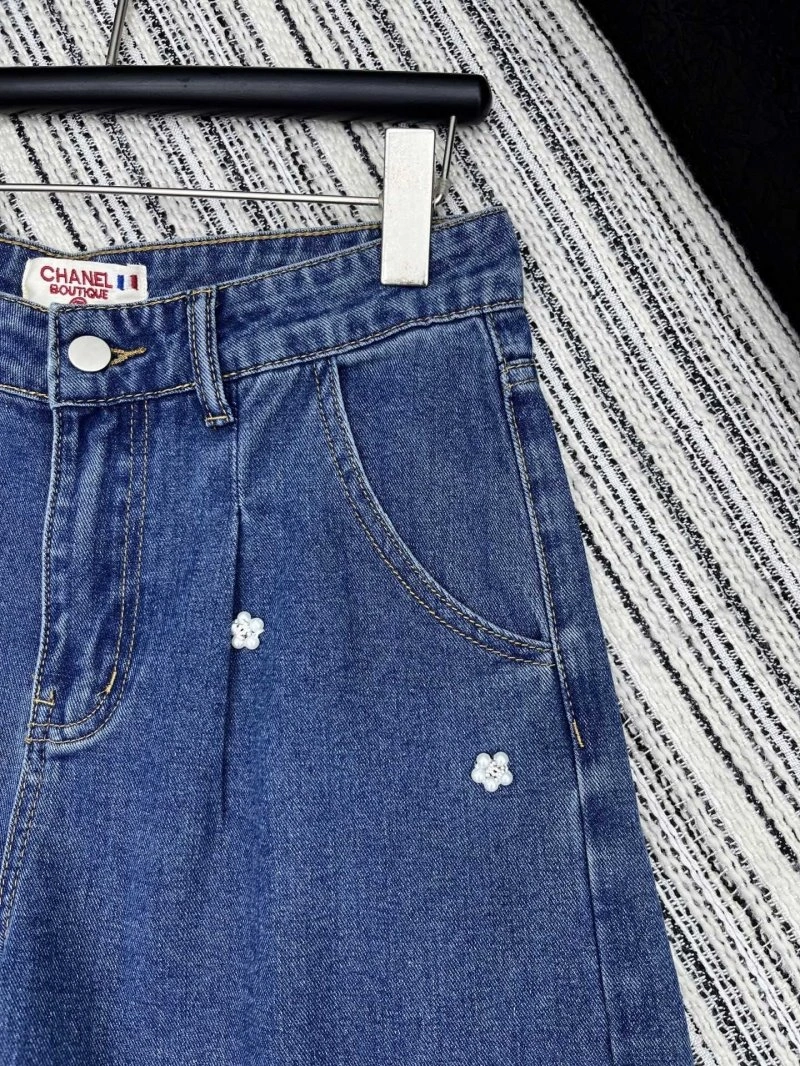 Sophisticated Chanel Jeans 109835