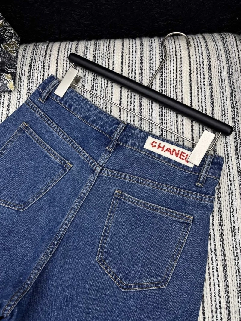 Sophisticated Chanel Jeans 109835