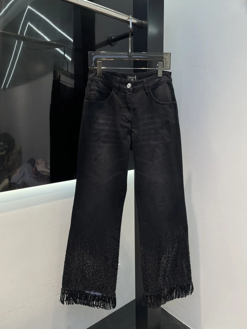 Snug Chanel Jeans 109823