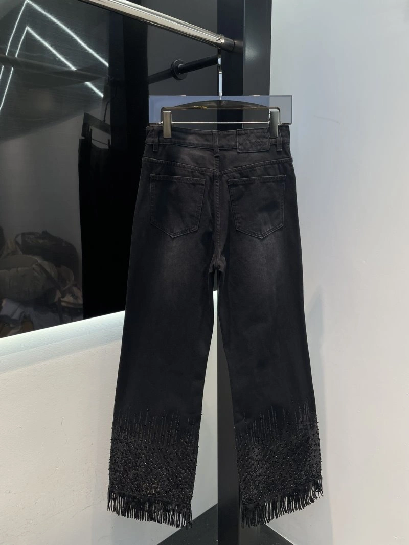 Snug Chanel Jeans 109823