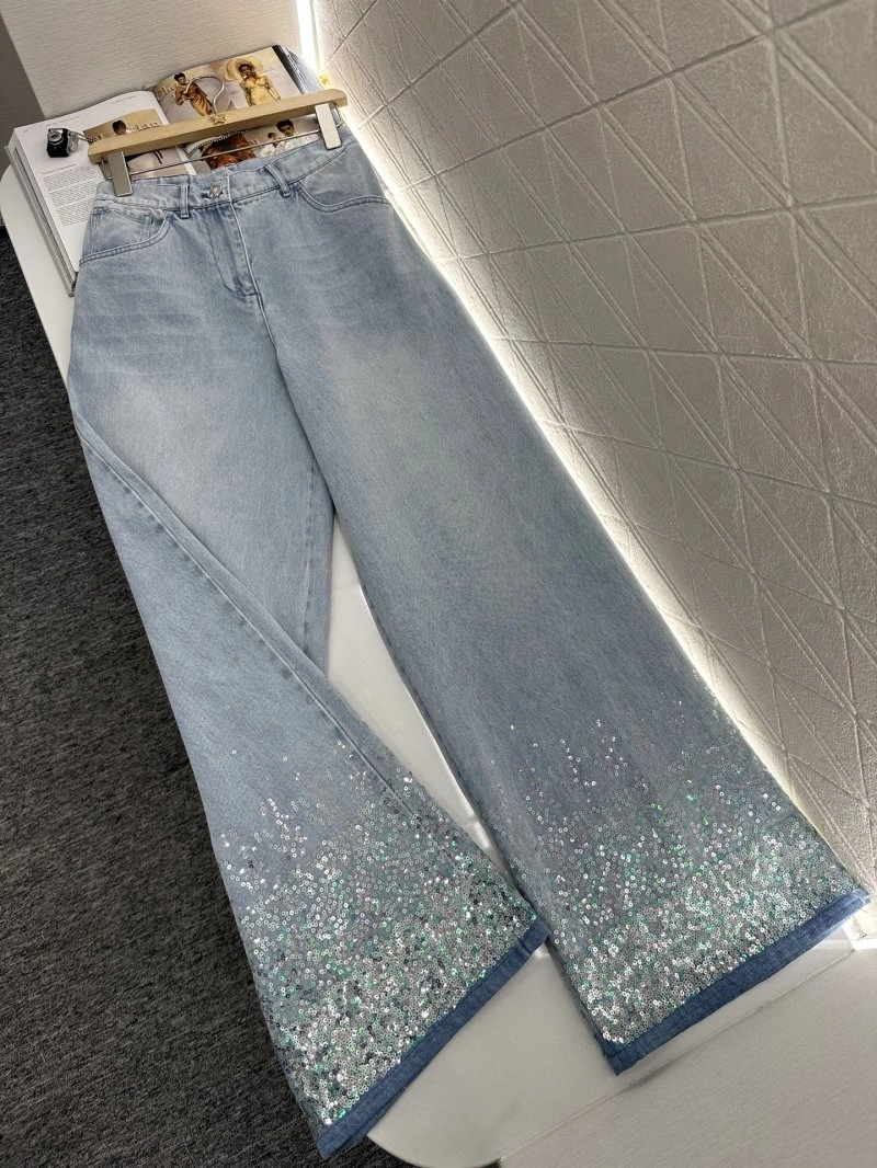 Minimalist Chanel Jeans 109487