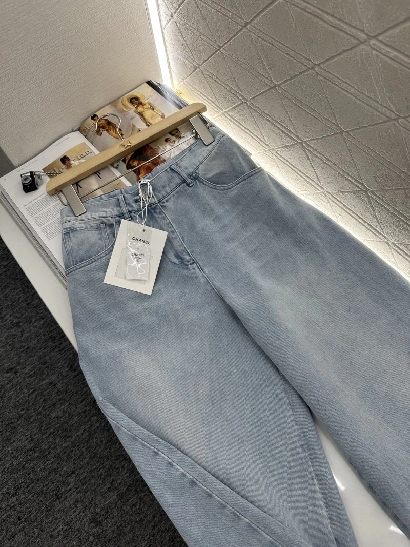 Minimalist Chanel Jeans 109487