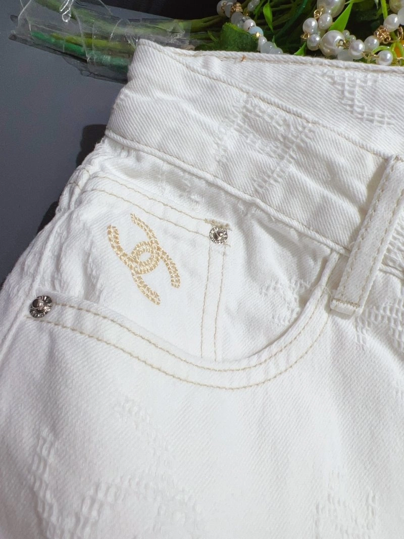 Contemporary Chanel Jeans 109503