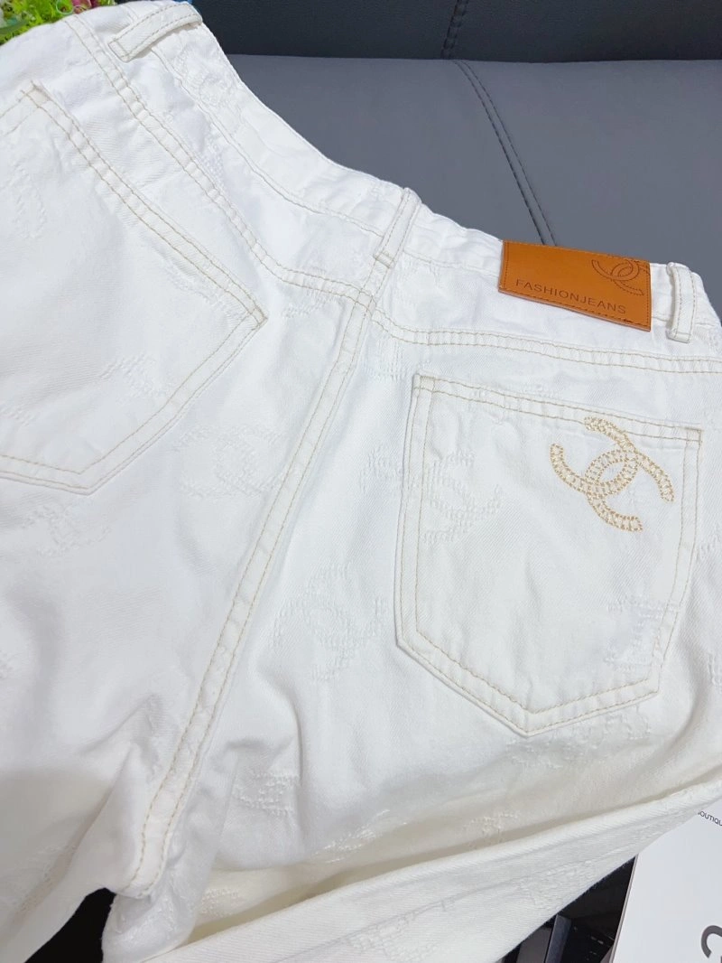Contemporary Chanel Jeans 109503
