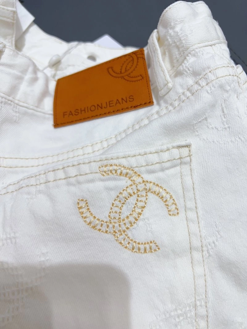 Contemporary Chanel Jeans 109503