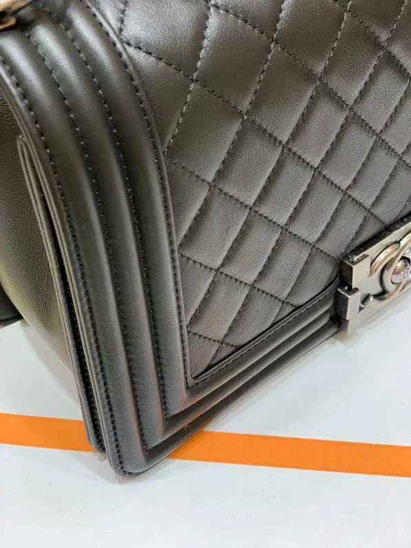 Chanel Leboy Series Bags Breathable 54918