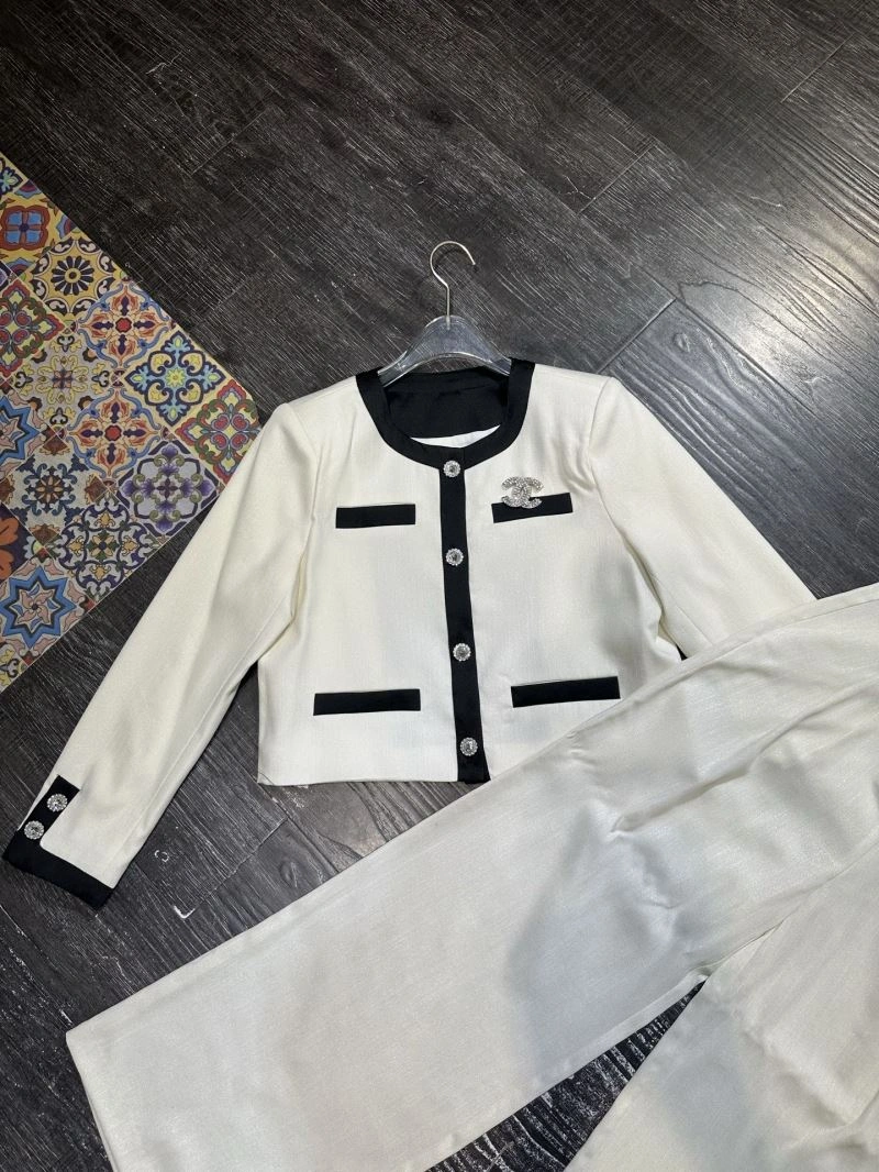 Flexible Chanel Long Suits 111409