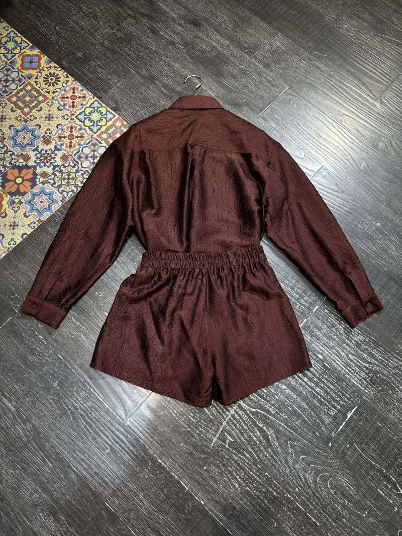 Bold Chanel Long Suits 111406