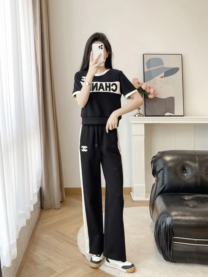 FashionForward Chanel Long Suits 111379