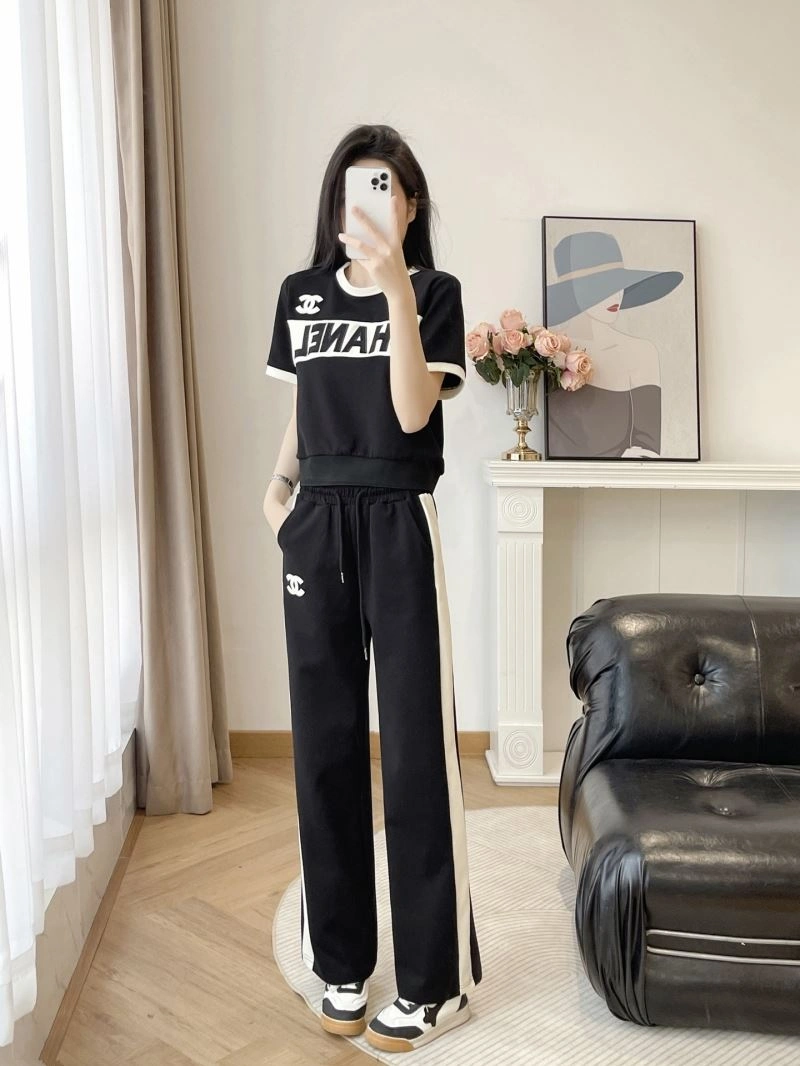 FashionForward Chanel Long Suits 111379