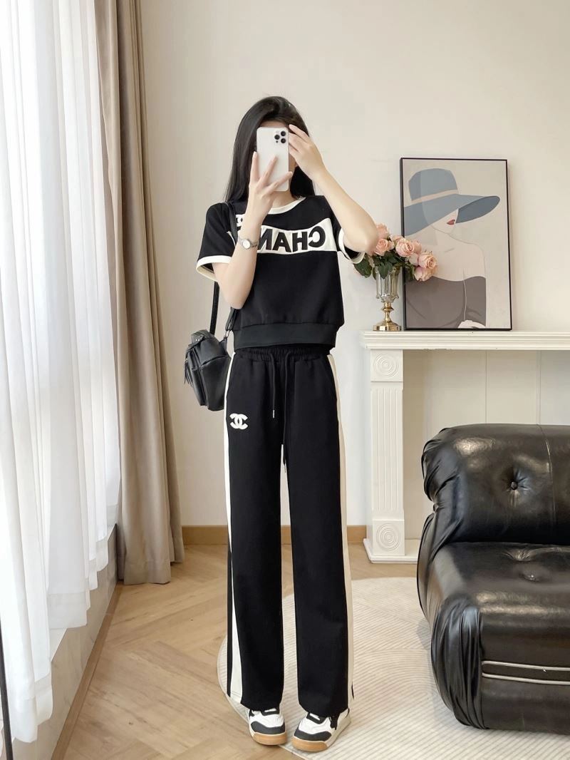 FashionForward Chanel Long Suits 111379