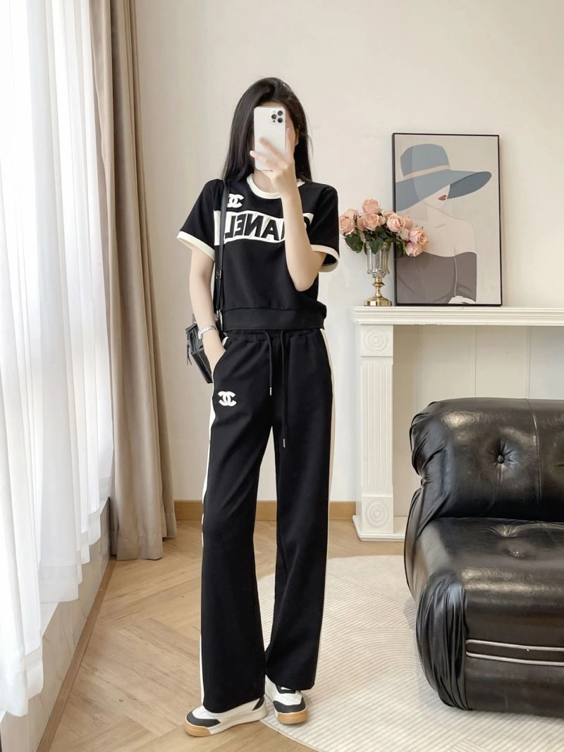 FashionForward Chanel Long Suits 111379