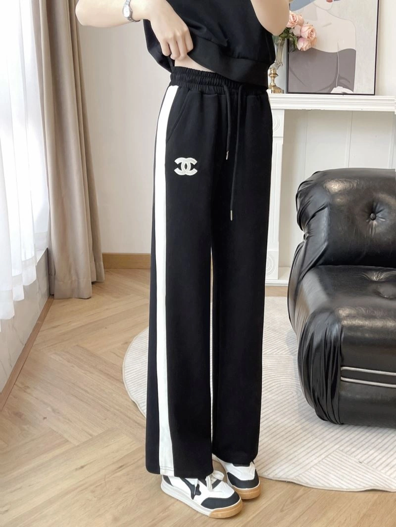 FashionForward Chanel Long Suits 111379