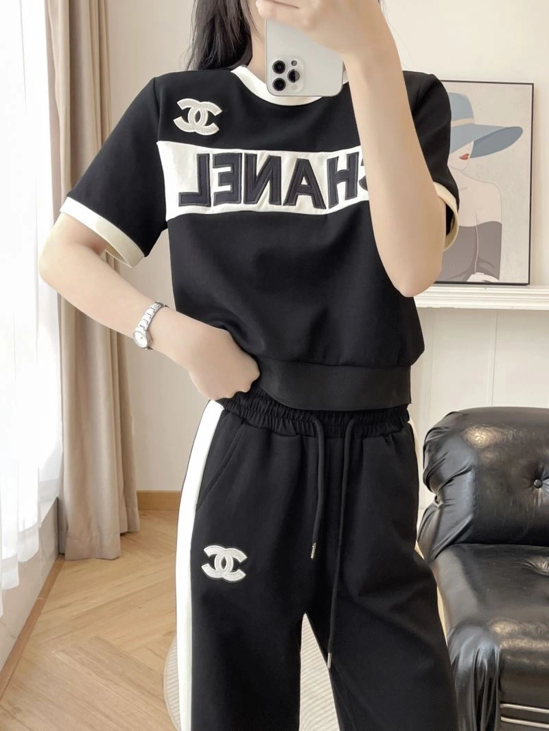 FashionForward Chanel Long Suits 111379