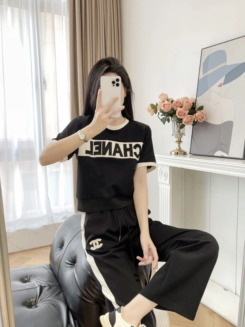 FashionForward Chanel Long Suits 111379