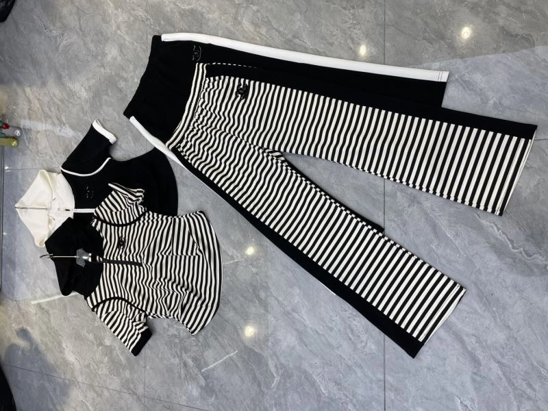 OdorResistant Chanel Long Suits 111386