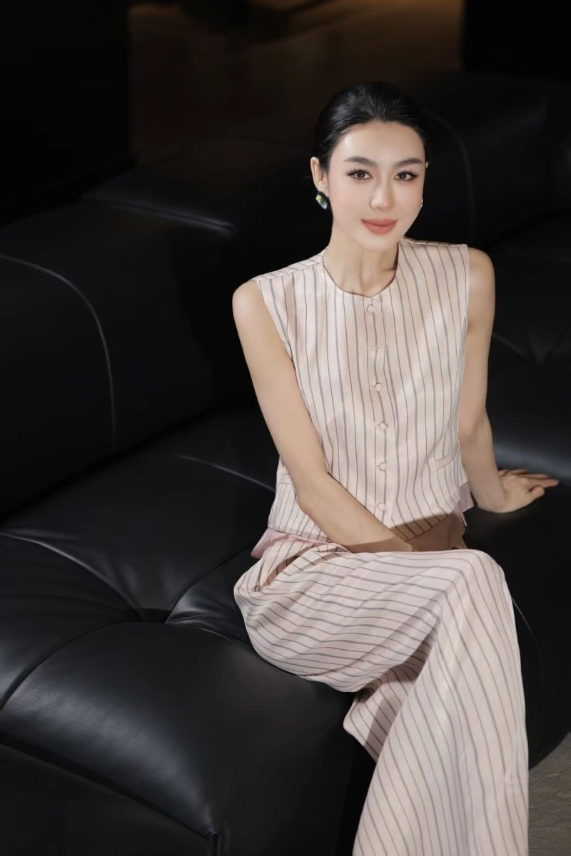 Modern Chanel Long Suits 108910
