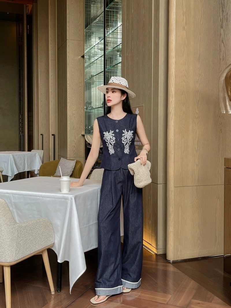 Chic Chanel Long Suits 108906
