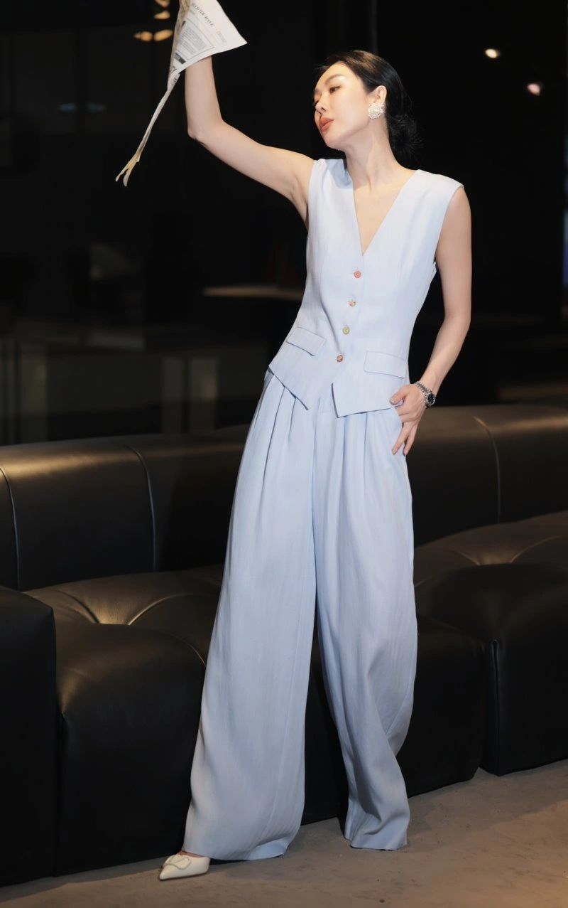 Refined Chanel Long Suits 108899