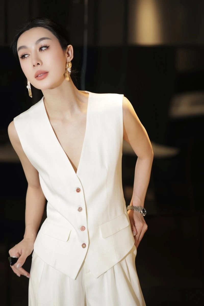 FashionForward Chanel Long Suits 108892