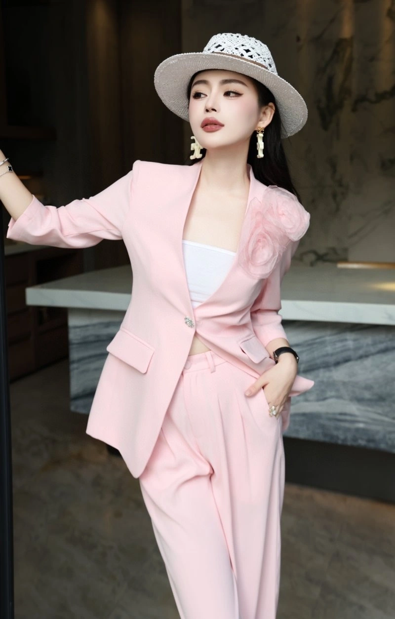 Vibrant Chanel Long Suits 108865