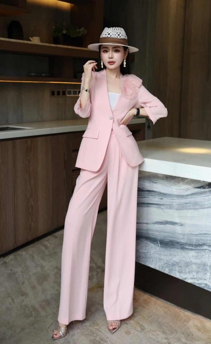 Vibrant Chanel Long Suits 108865
