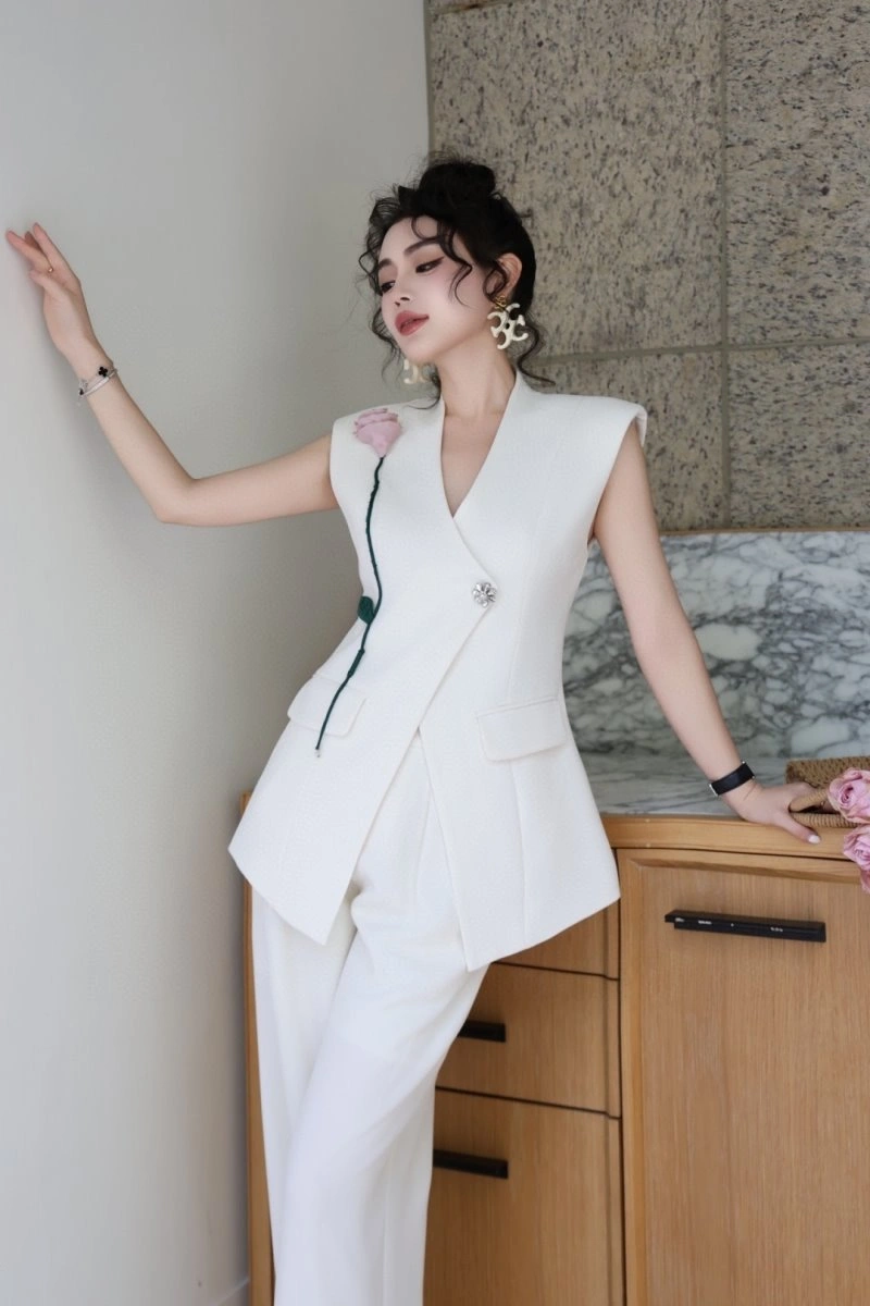 WaterResistant Chanel Long Suits 108858