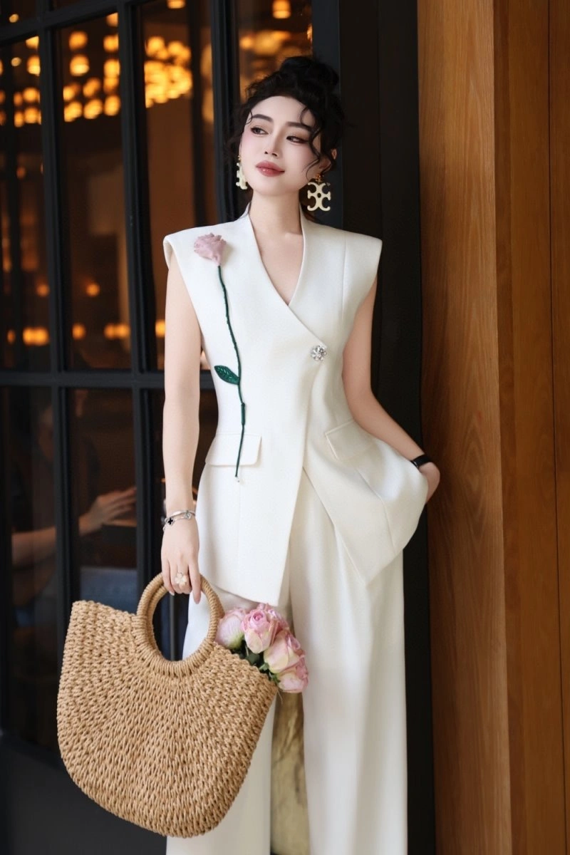 WaterResistant Chanel Long Suits 108858