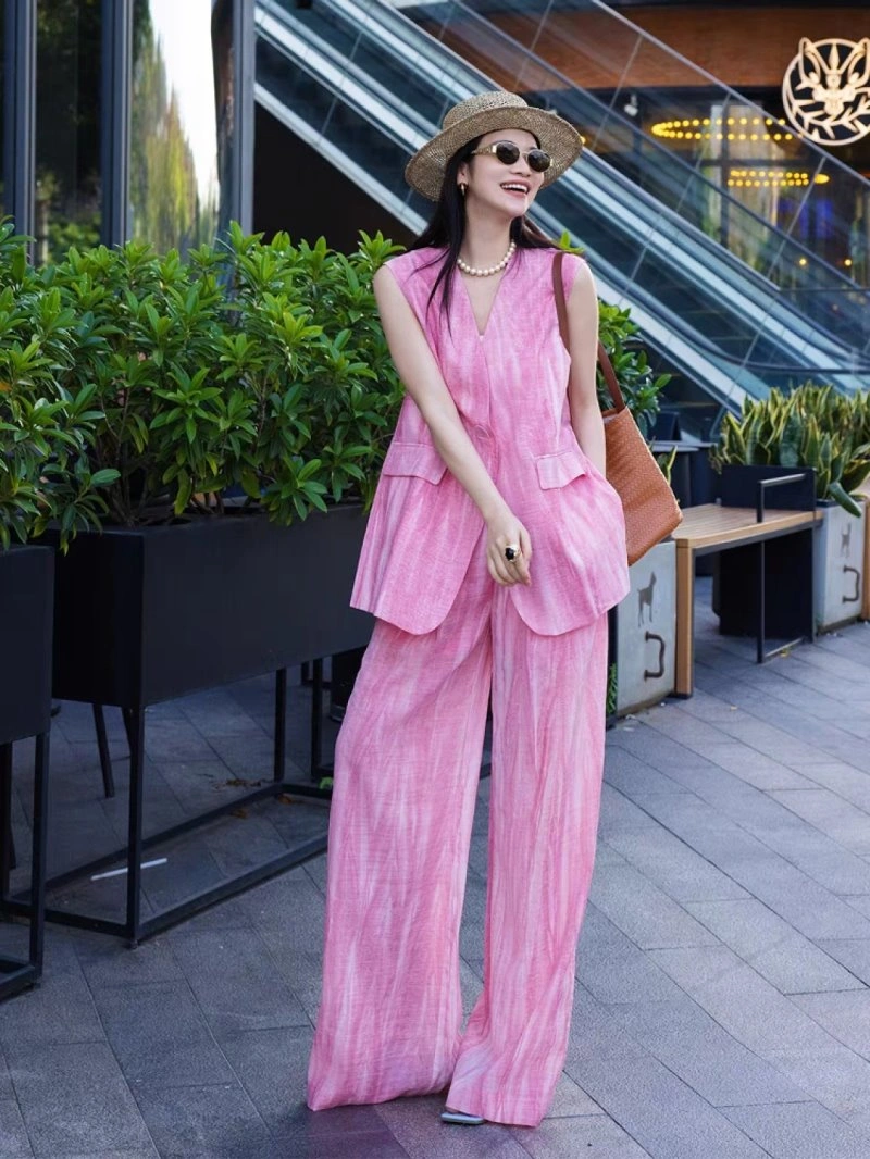 Neat Chanel Long Suits 108837