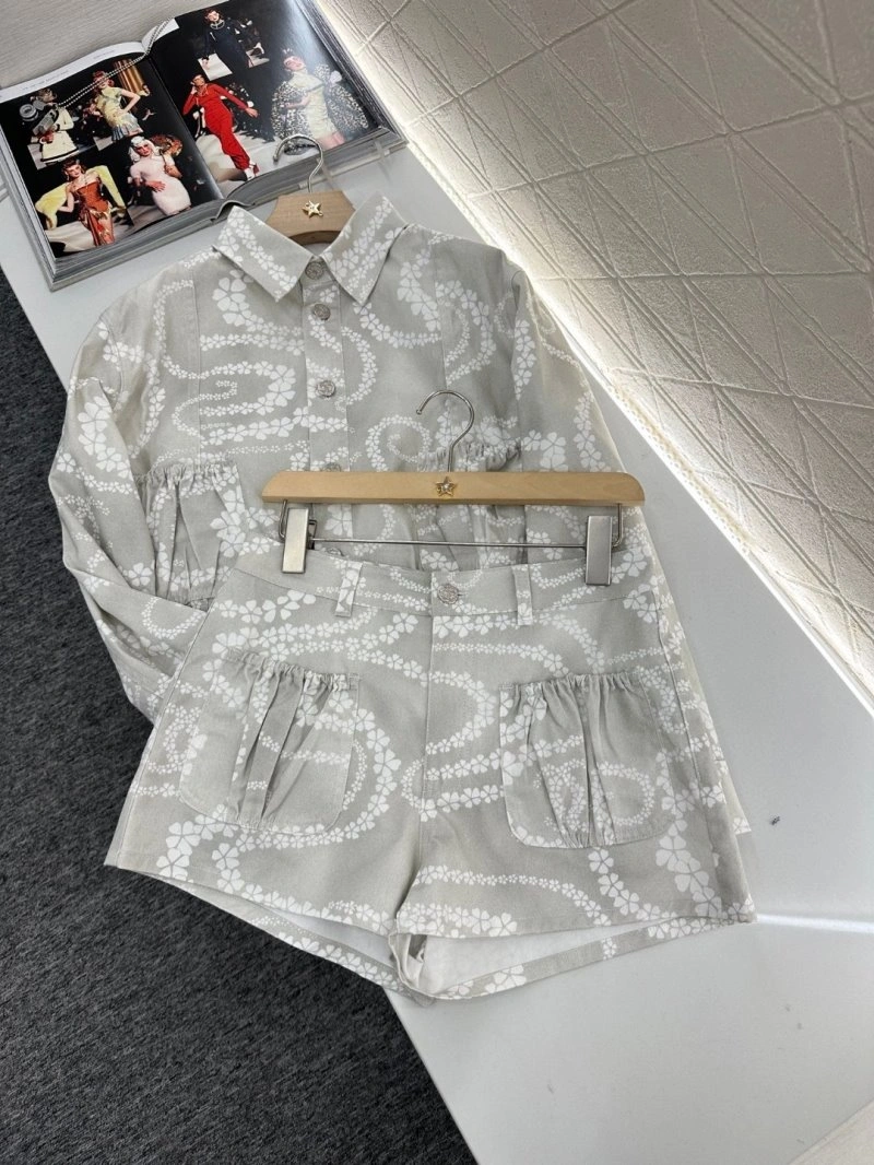 ZipUp Chanel Long Suits 108839
