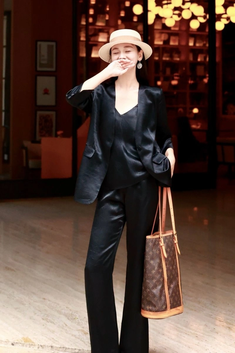 Chanel Long Suits Resilient 110527