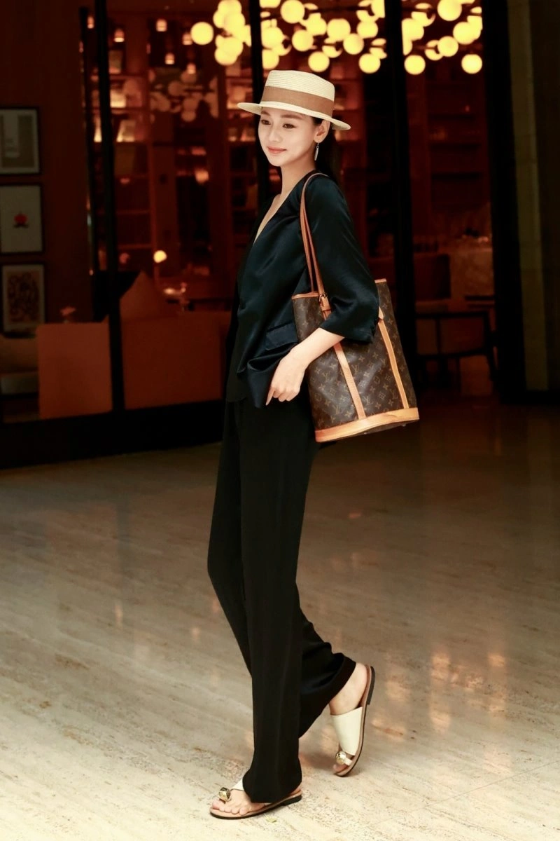 Chanel Long Suits Resilient 110527