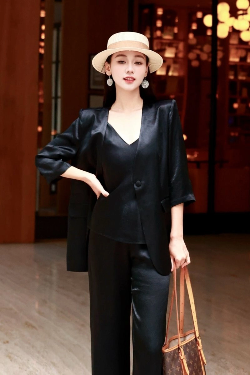 Chanel Long Suits Resilient 110527