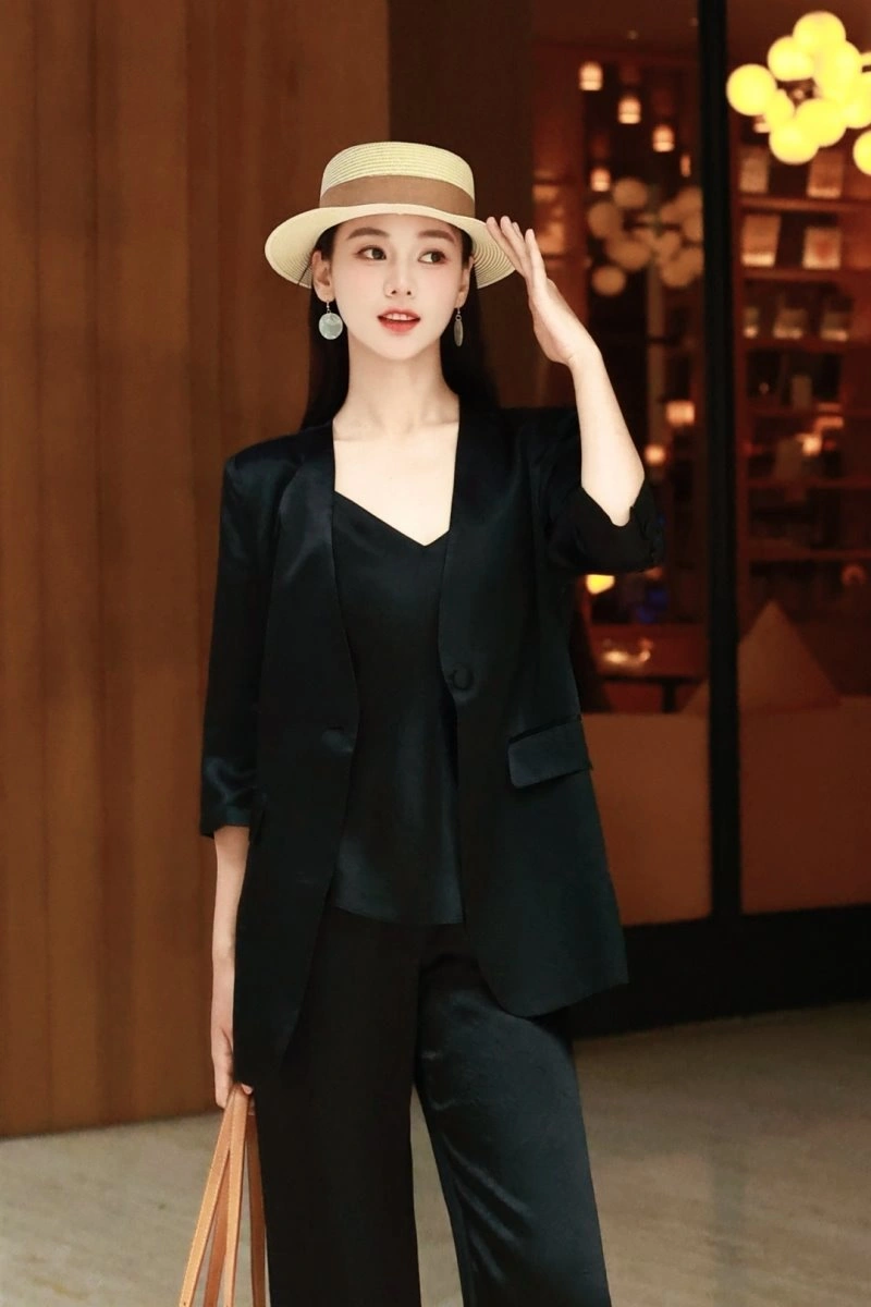 Chanel Long Suits Resilient 110527