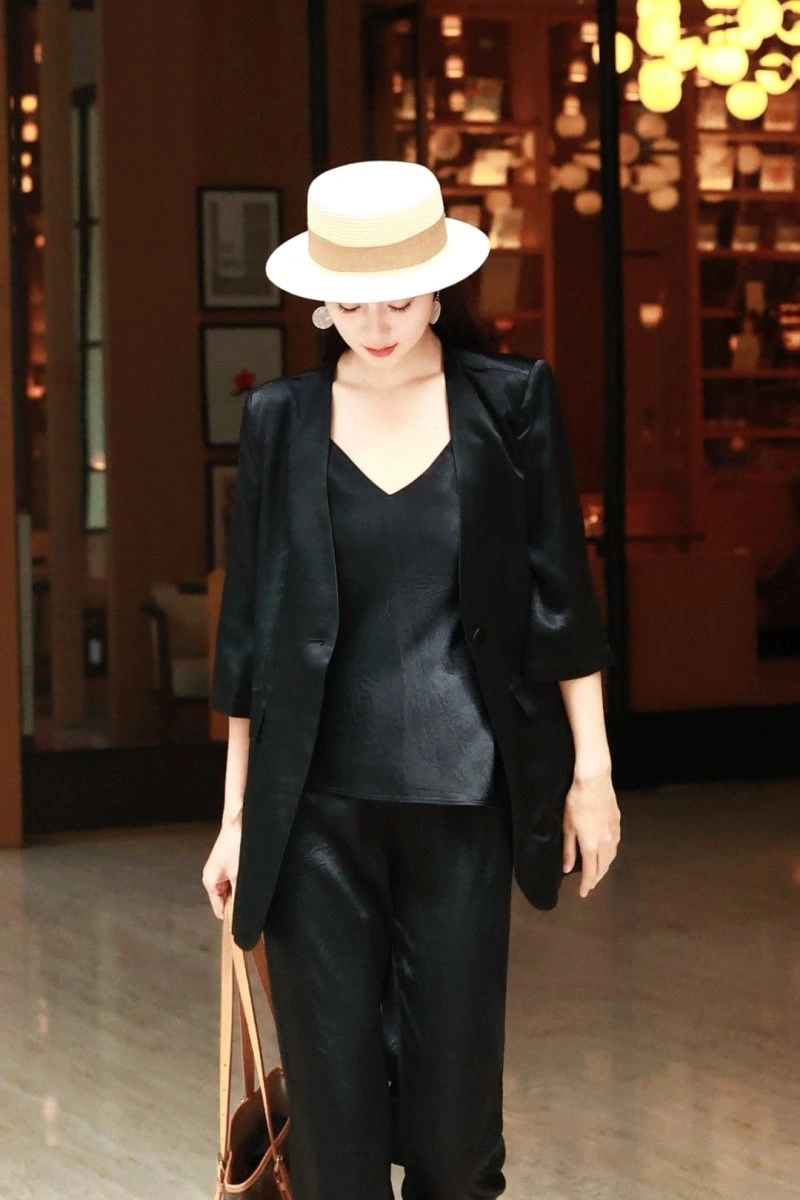 Chanel Long Suits Resilient 110527