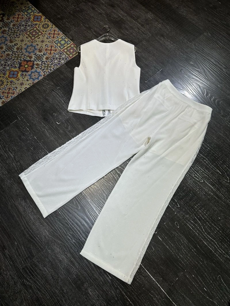 Neat Chanel Long Suits 110507