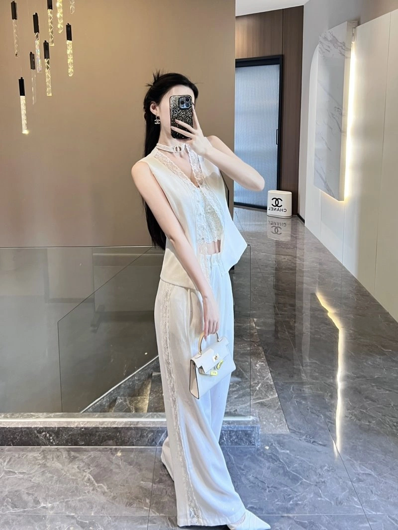 Chanel Long Suits FreshLook 110523