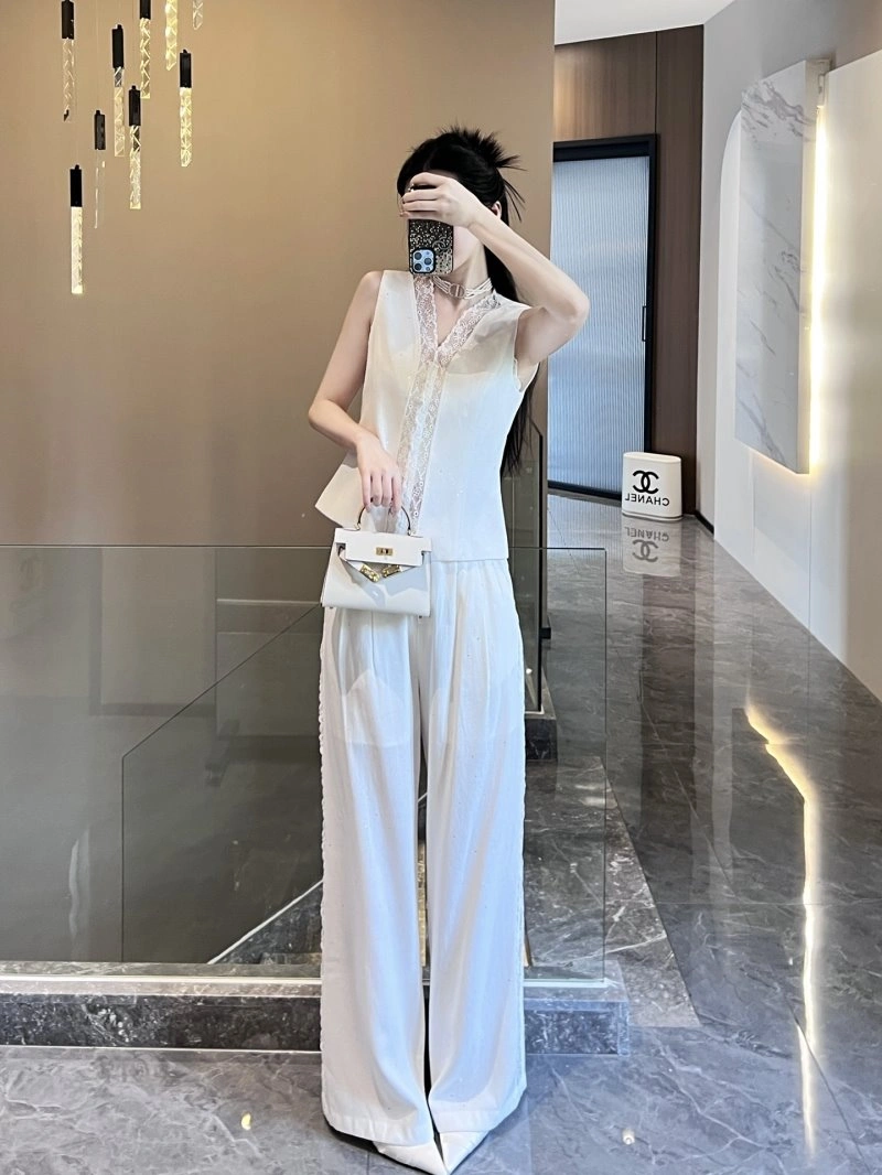 Chanel Long Suits FreshLook 110523