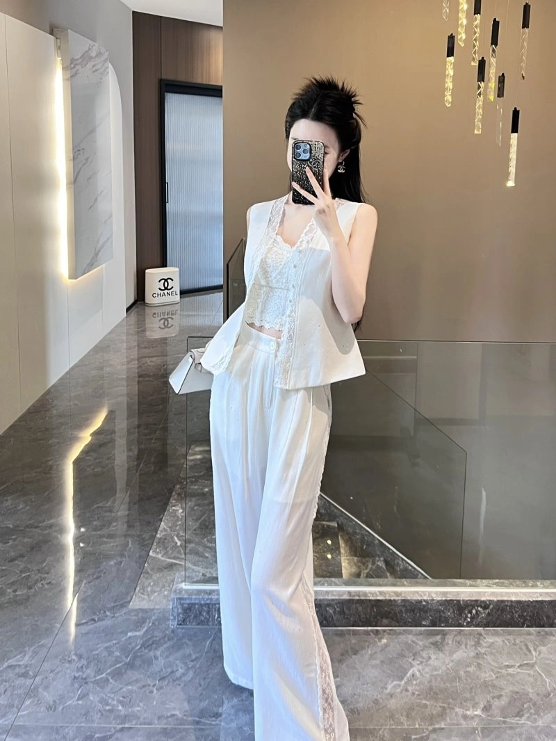 Chanel Long Suits FreshLook 110523