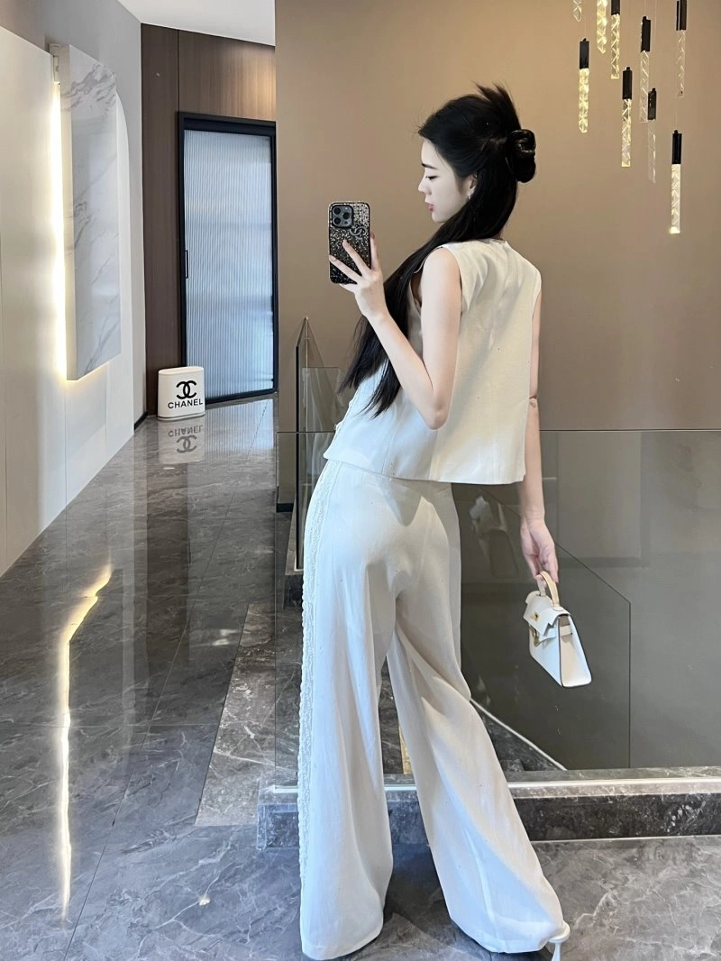 Chanel Long Suits FreshLook 110523