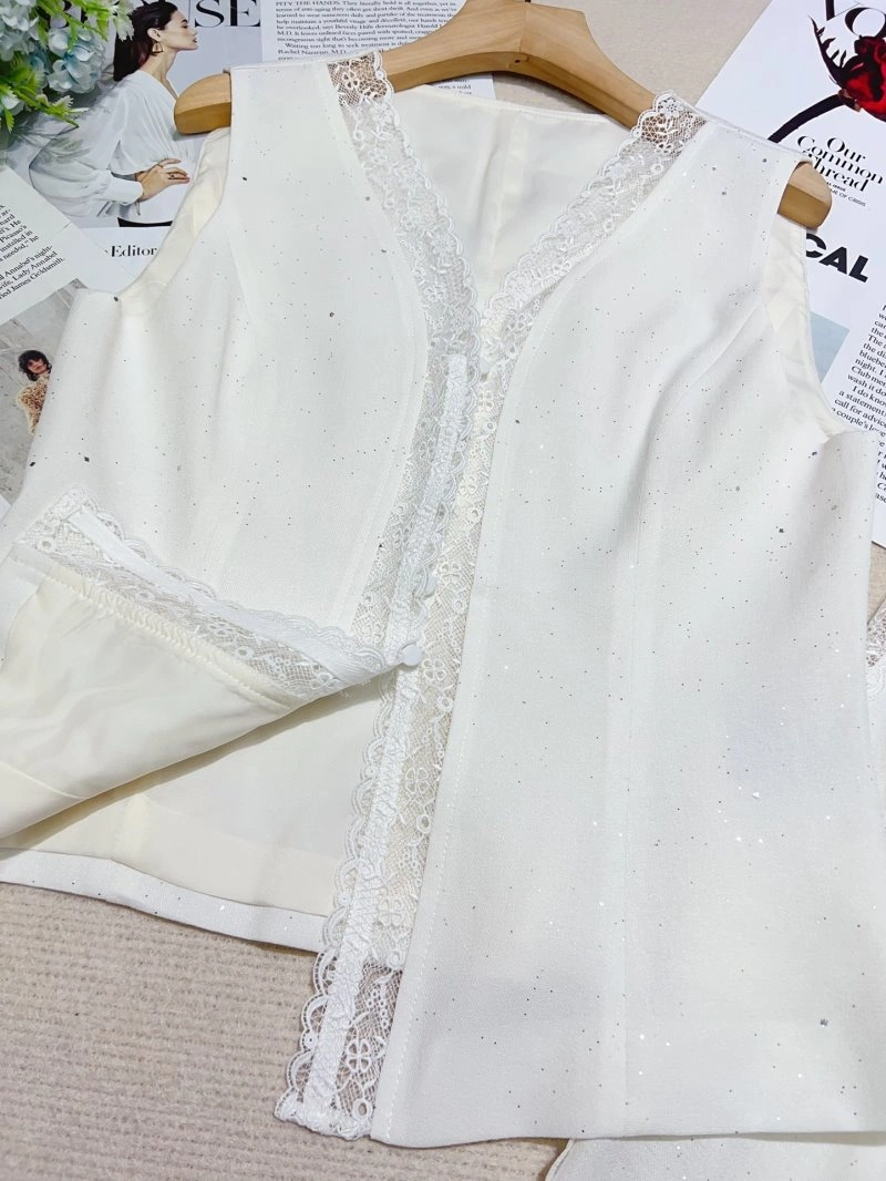 Chanel Long Suits FreshLook 110523
