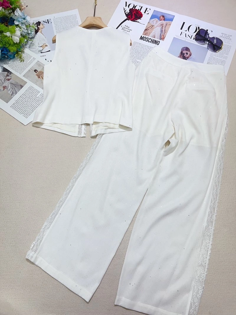 Chanel Long Suits FreshLook 110523