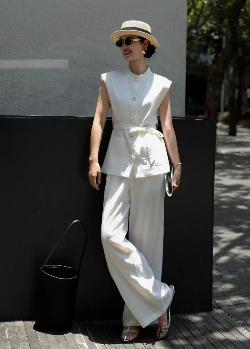 Chanel Long Suits Compact 110520