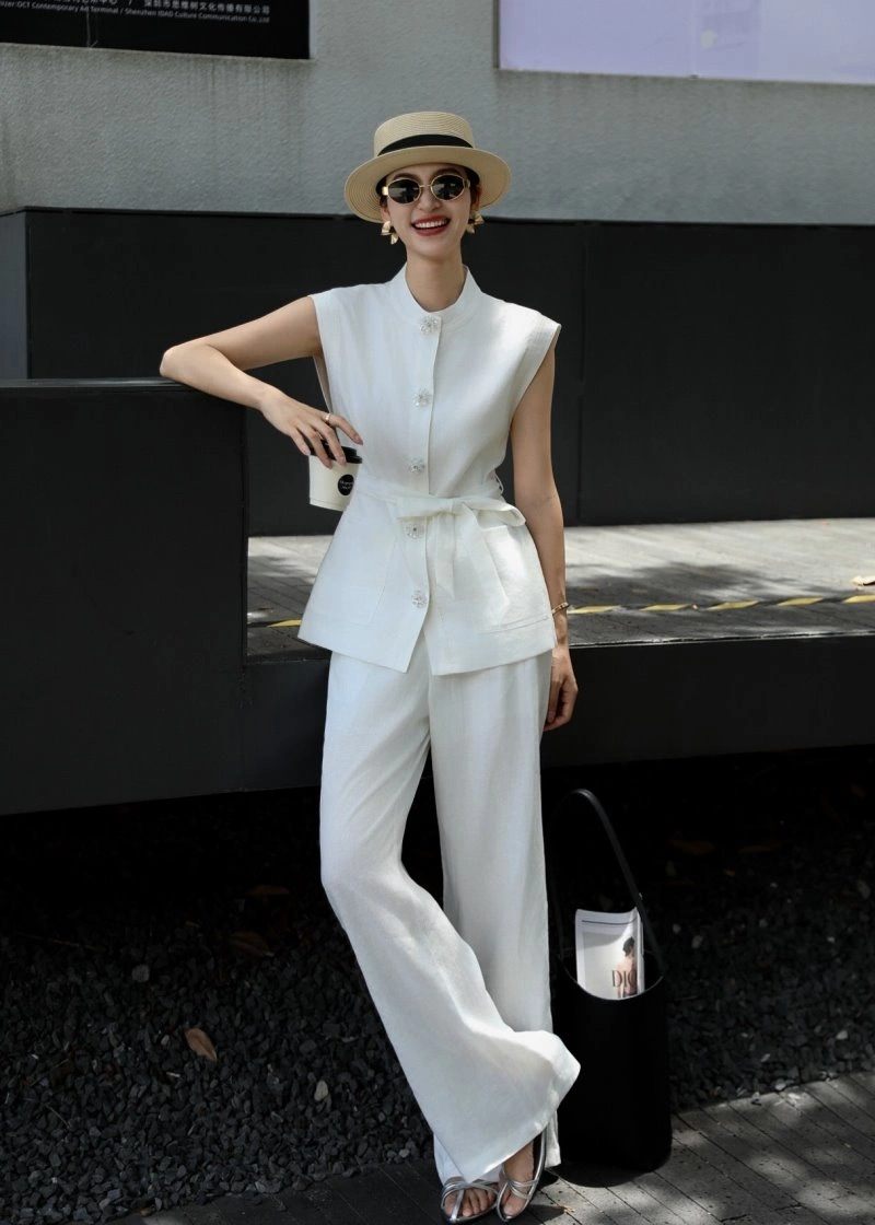 Chanel Long Suits Compact 110520