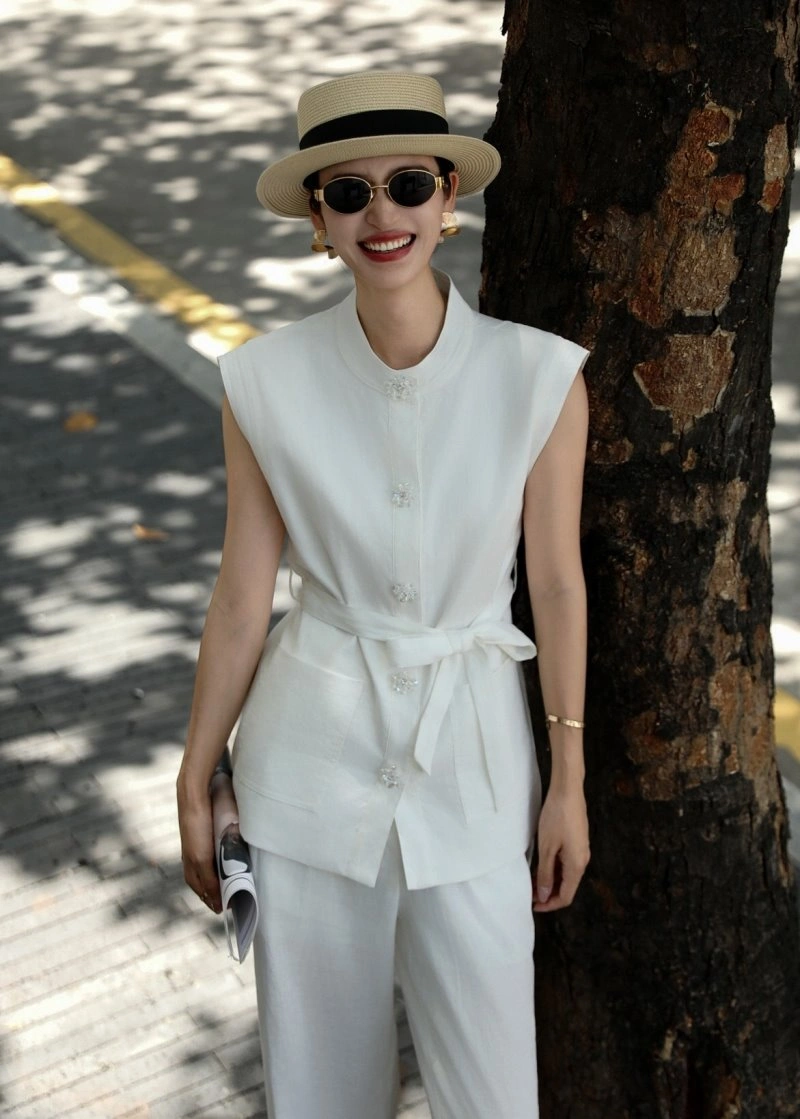 Chanel Long Suits Compact 110520
