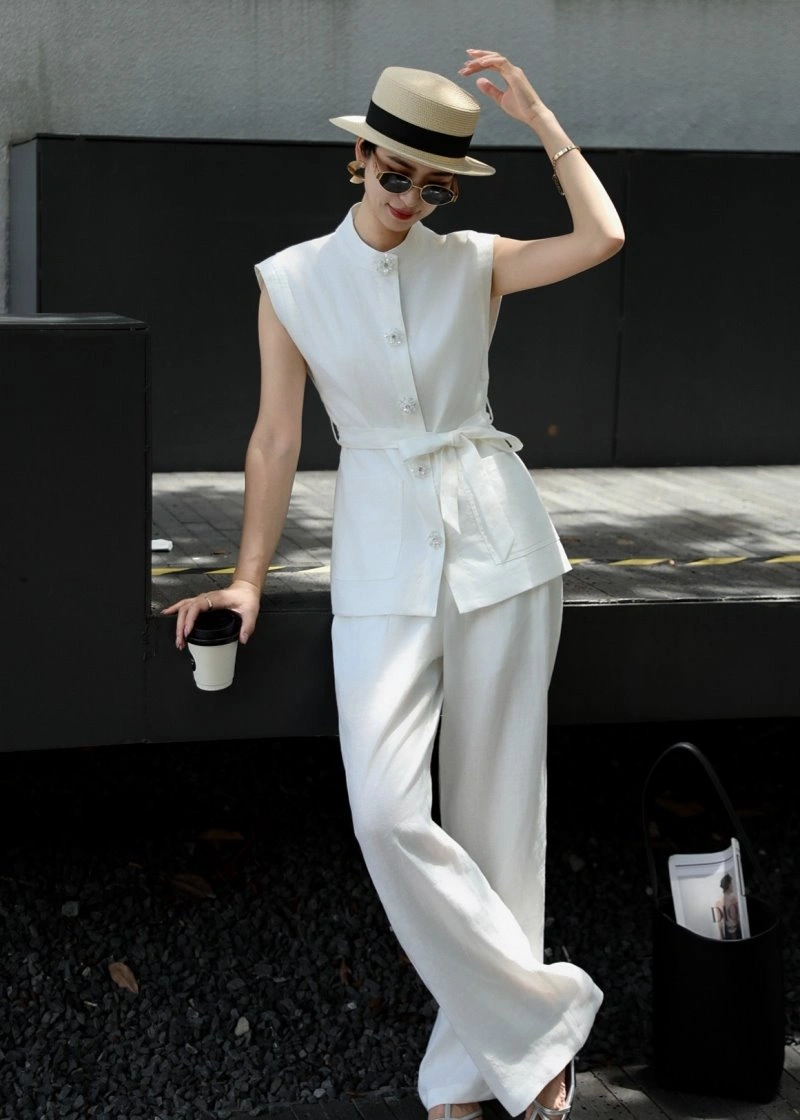 Chanel Long Suits Compact 110520