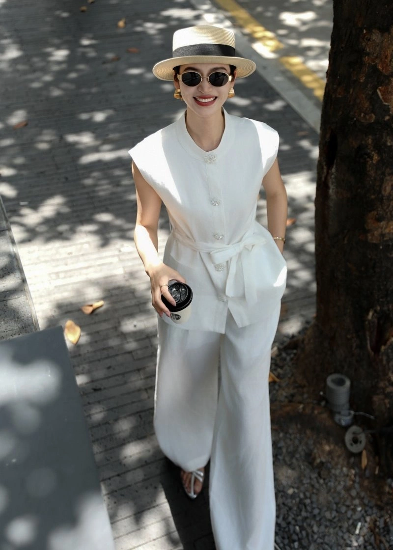 Chanel Long Suits Compact 110520